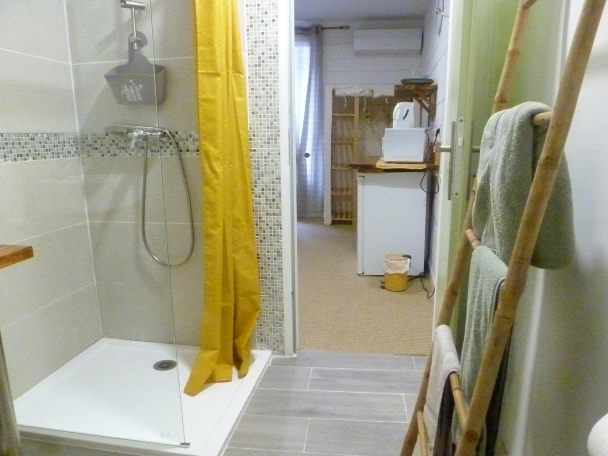 De L'oratoire-climatisees, Impasse Calme, Lumineuse, Centre Ville, Homestay *